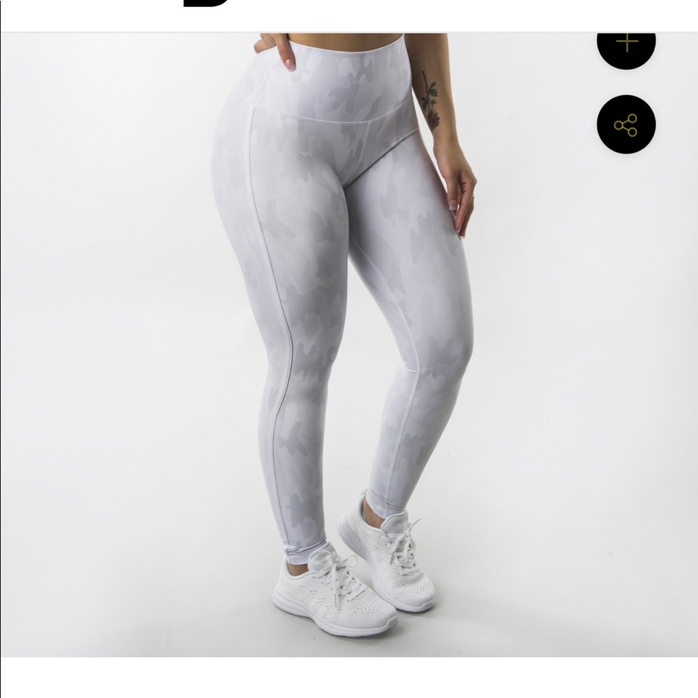 Buffbunny eclipse snow camo